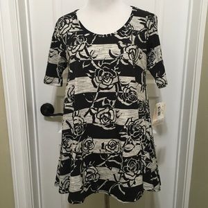 Bnwt xxs lularoe perfect t